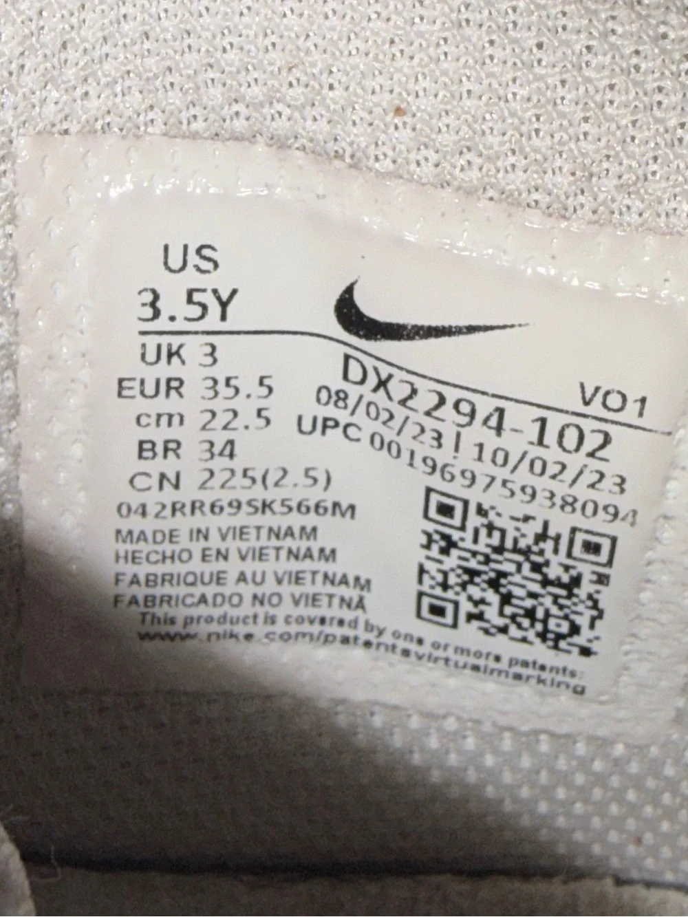 Nike Kids White and Black Low-Top Athletic Sneakers